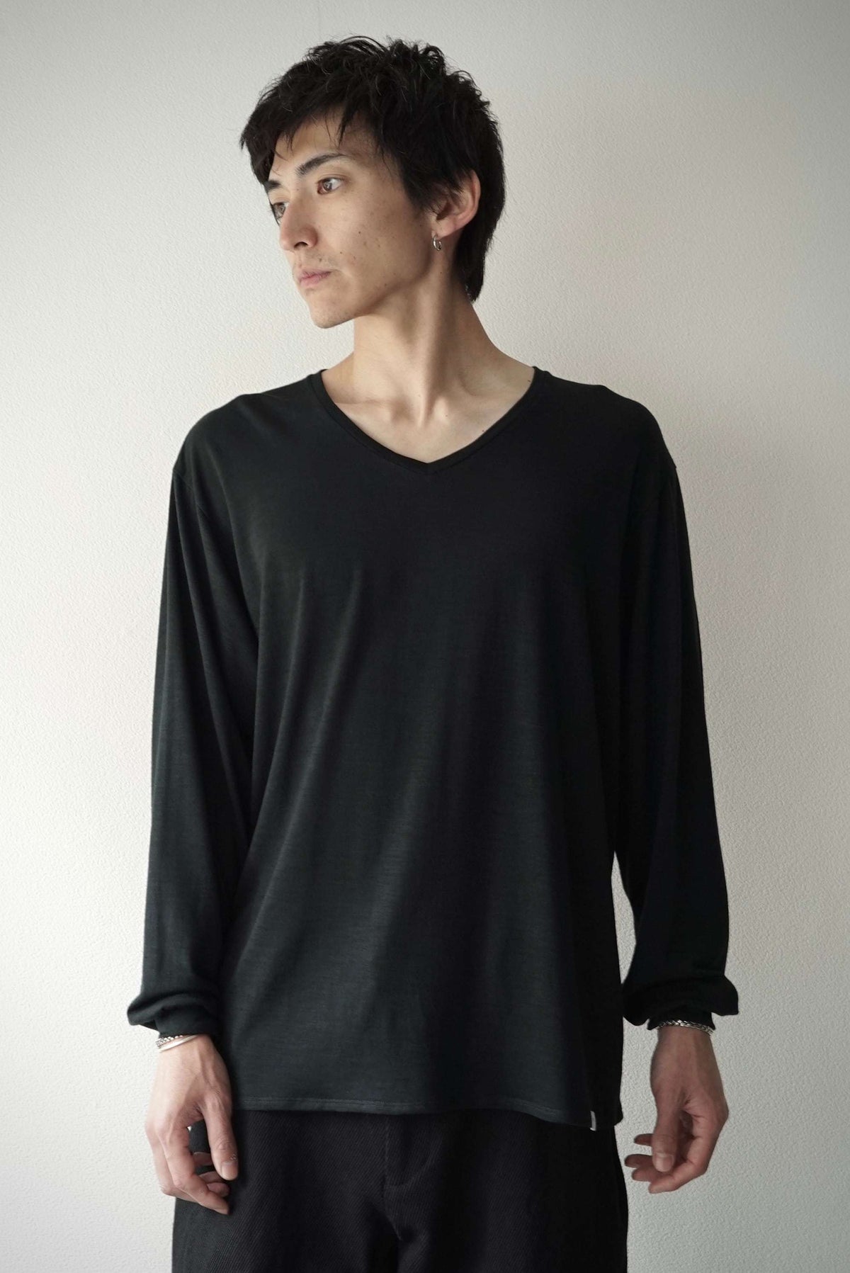 【CAPERTICA】CAP708CS22 Super120s Washable Wool Jersey /Vneck L/S Tee