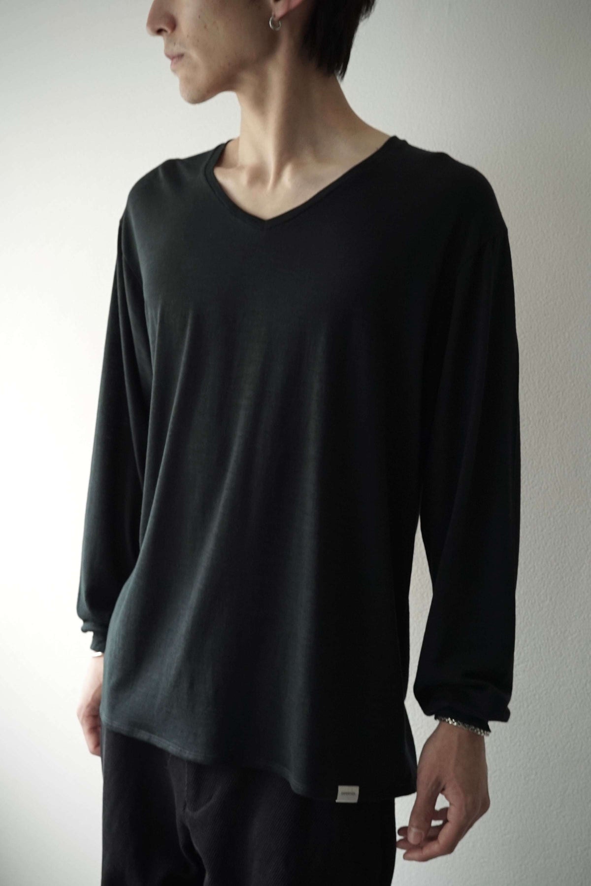 【CAPERTICA】CAP708CS22 Super120s Washable Wool Jersey /Vneck L/S Tee