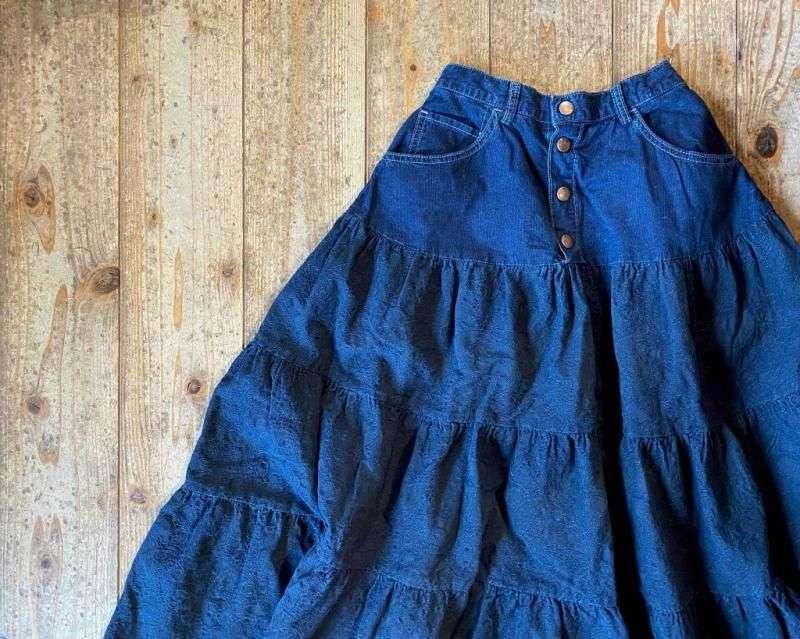 La-TESK-0212 Tiered Skirt (Paisley)