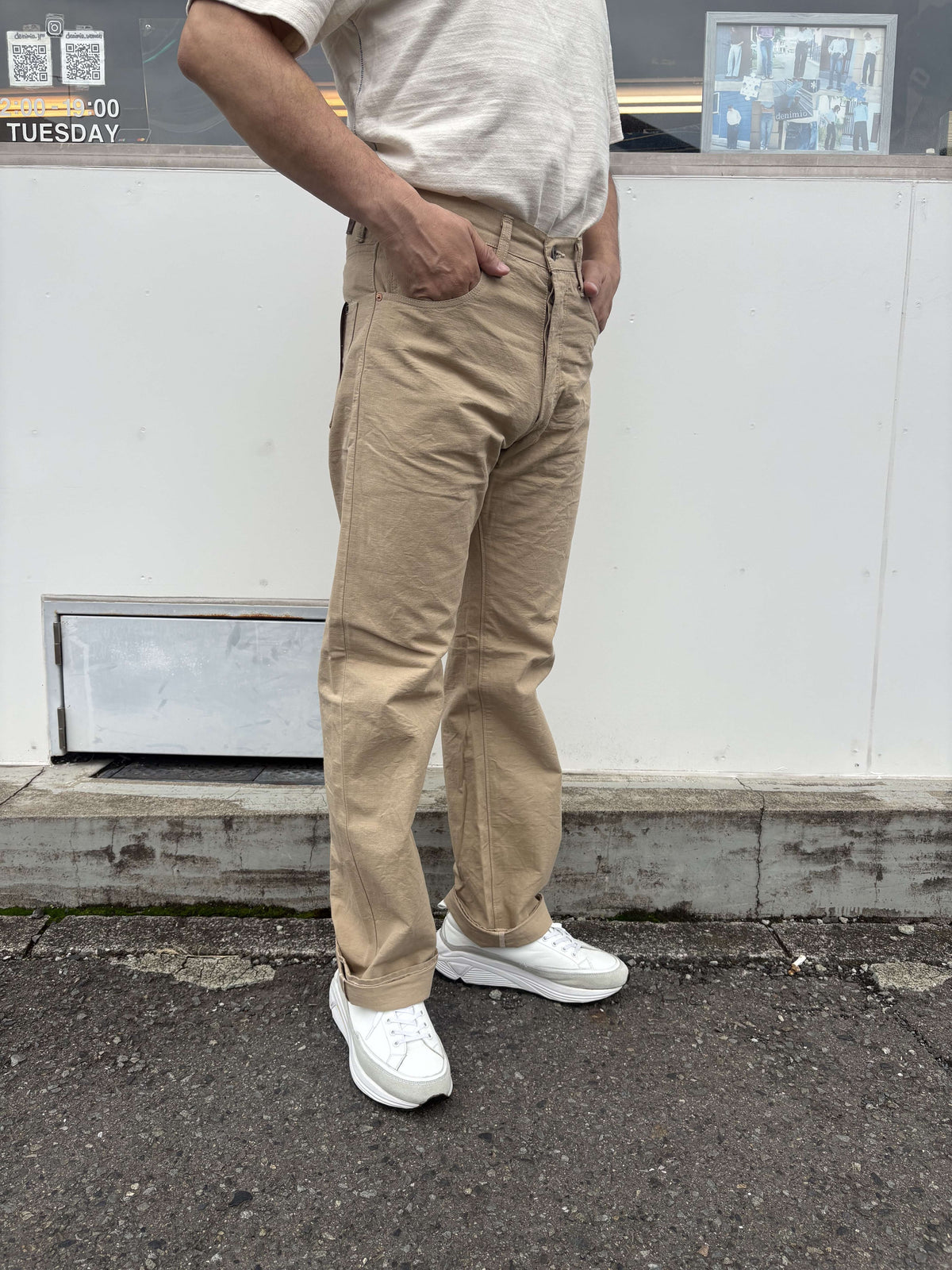 ONI266-8SVCBE 8oz Selvedge Chambray Beige Relax Straight
